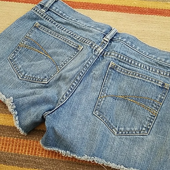 Old navy jean shorts - Picture 2 of 4